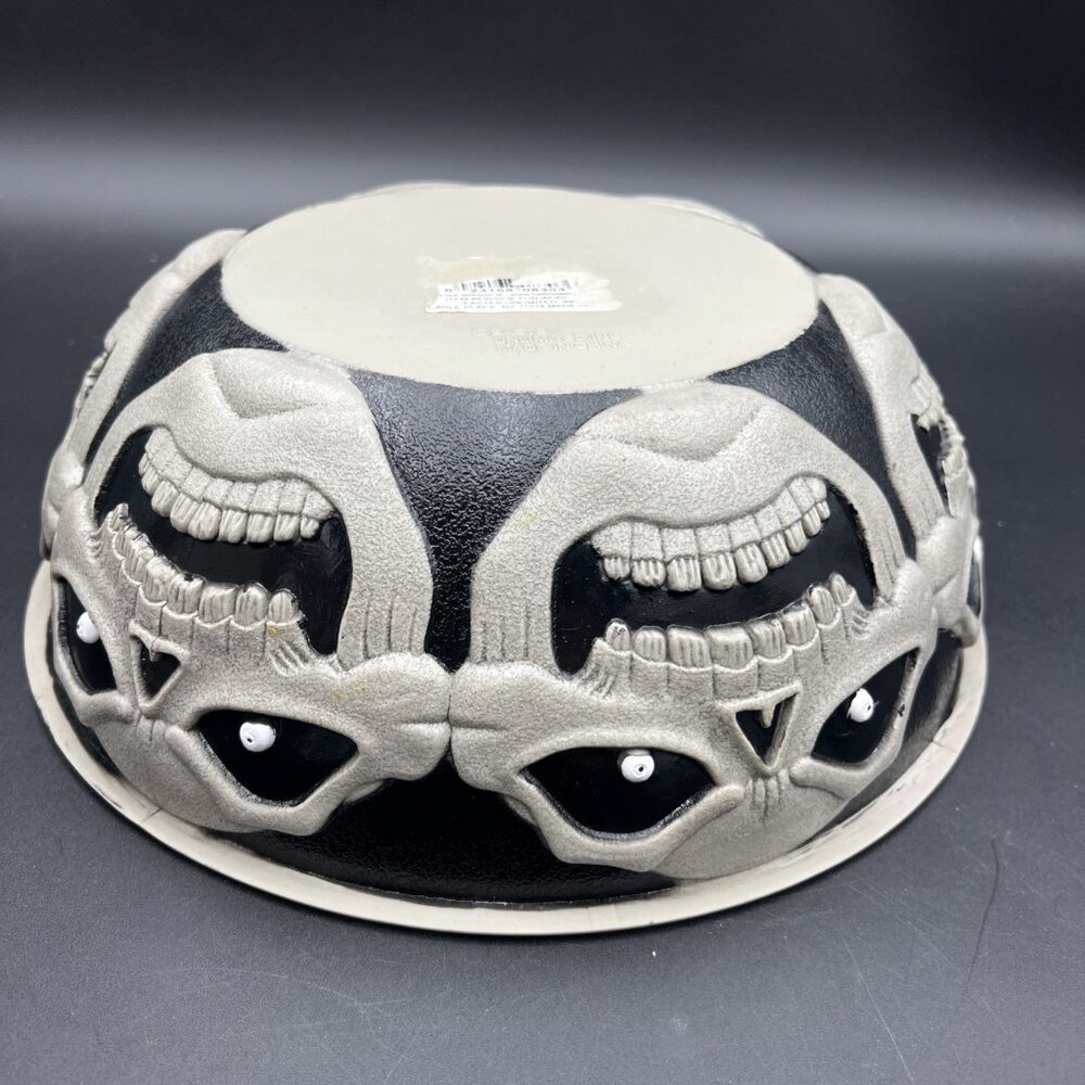 VTG 1990s Halloween Skull Candy Treat Bowl & Platter Tray Easter UnLmtd Skulls - Picture 7 of 12